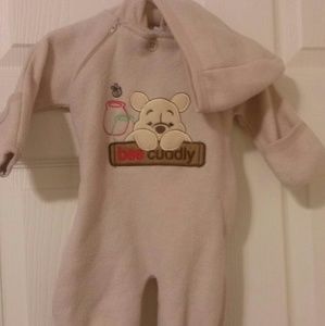 ↗2/$10↖Disney neutral Hooded snowsuit 3-6 month